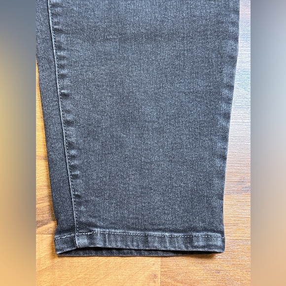 Lane Bryant Black Flex Magic Waistband High-Rise Jegging sz 24 - Picture 2 of 5